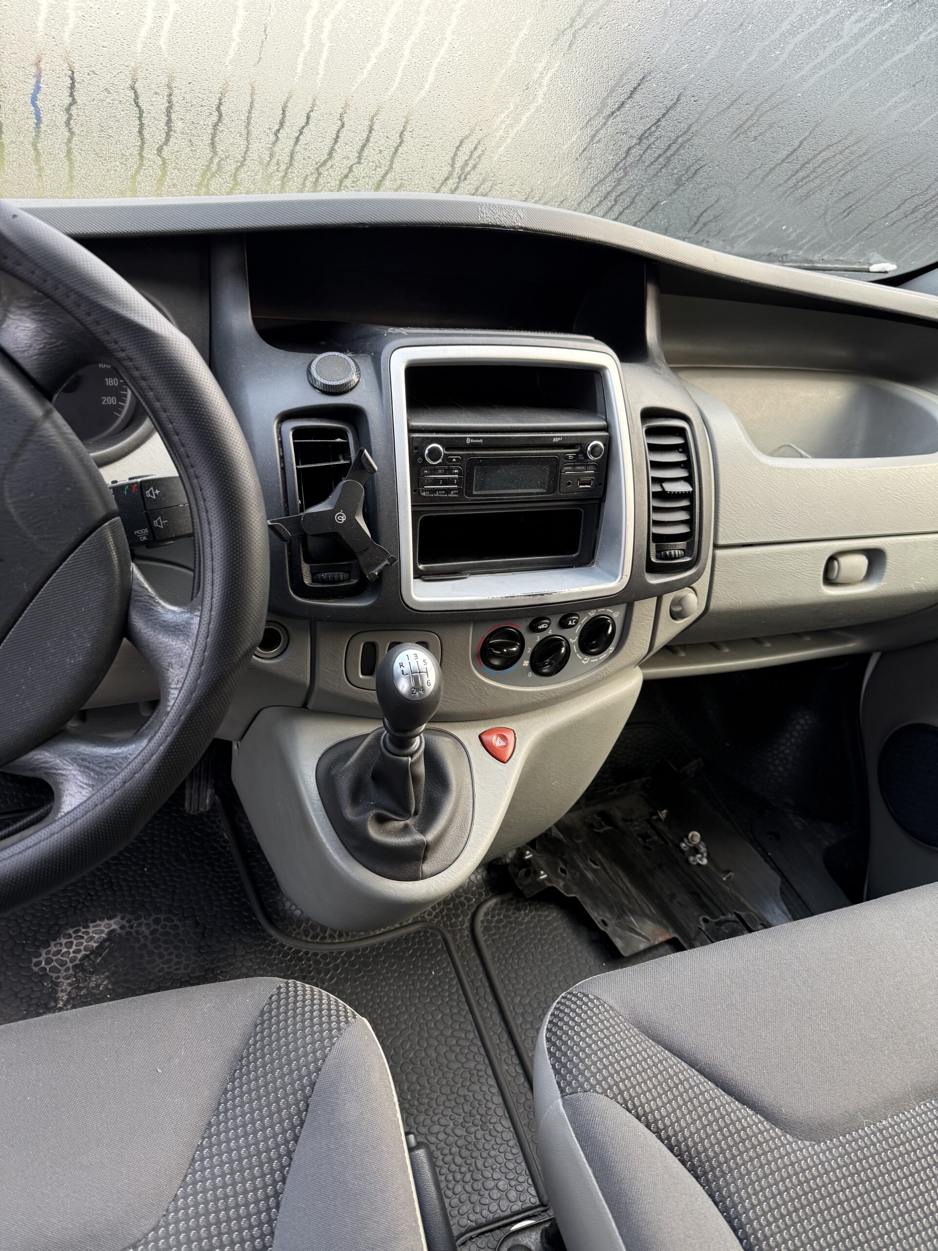 Opel Vivaro - immagine 7